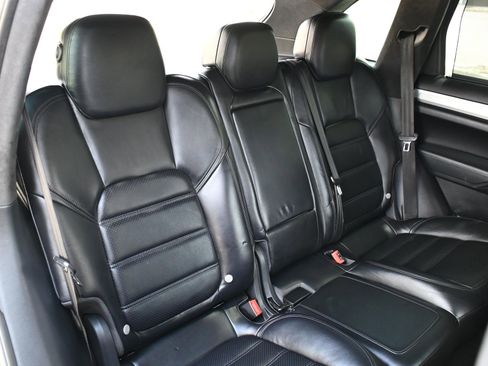 Used 2015 Porsche Cayenne Turbo AWD/4WD image 13