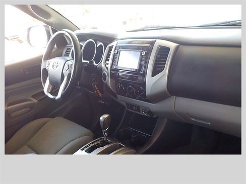 Used 2015 Toyota Tacoma 4x4 Double Cab w/ TRD Sport Package image 6