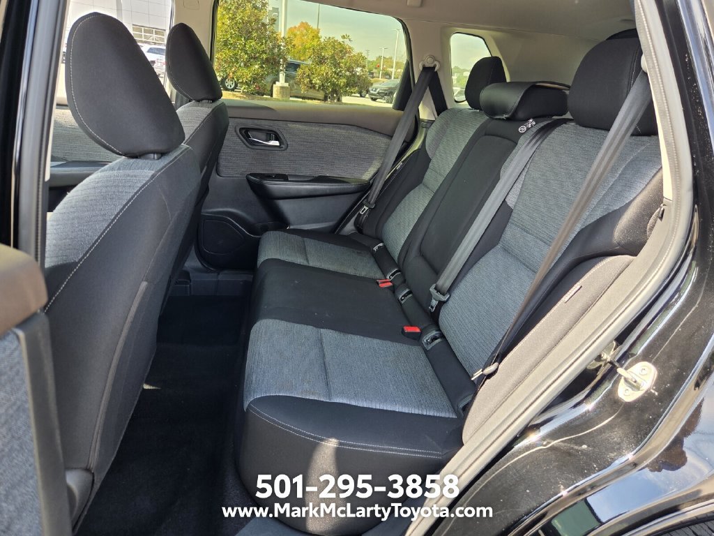 Used 2023 Nissan Rogue SV FWD image 10