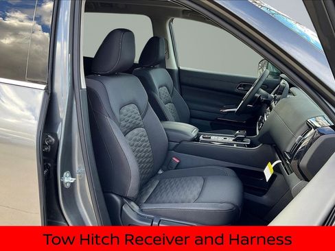 New 2025 Nissan Pathfinder SV w/ SV Premium Package image 15