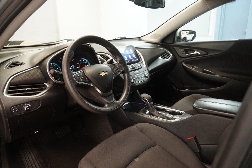 Used 2024 Chevrolet Malibu LT FWD image 6