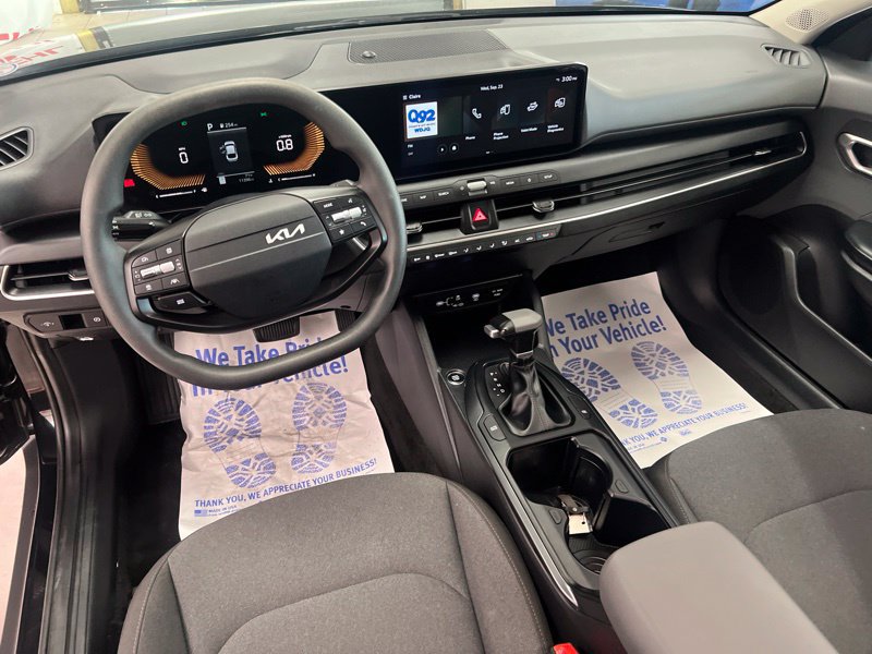 Certified 2025 Kia K4 FWD image 28