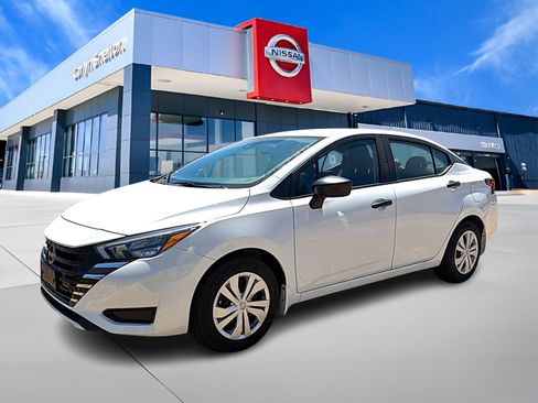 Used 2025 Nissan Versa S w/ Trunk Package FWD image 1