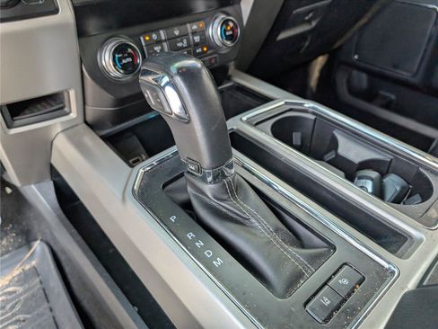 Used 2019 Ford F150 Lariat w/ Equipment Group 502A Luxury AWD/4WD image 20