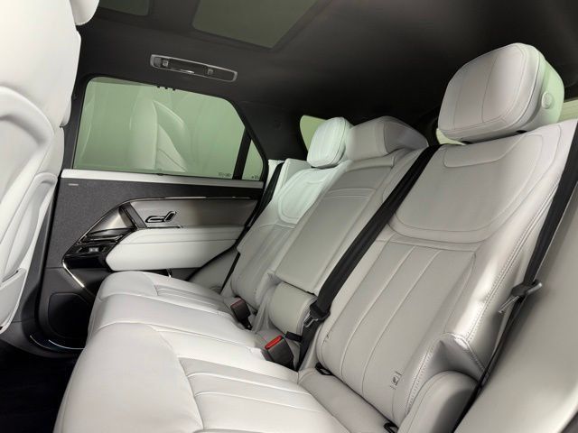 New 2026 Land Rover Range Rover Sport SE AWD/4WD image 24
