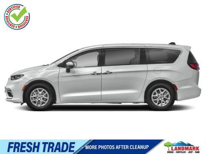Used 2023 Chrysler Pacifica Touring-L