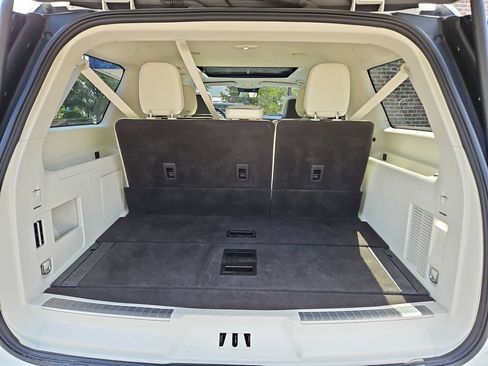 Used 2021 Lincoln Navigator L Black Label w/ Cargo Convenience Package AWD/4WD image 38