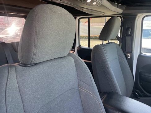 Used 2024 Jeep Wrangler Unlimited Sport AWD/4WD image 27
