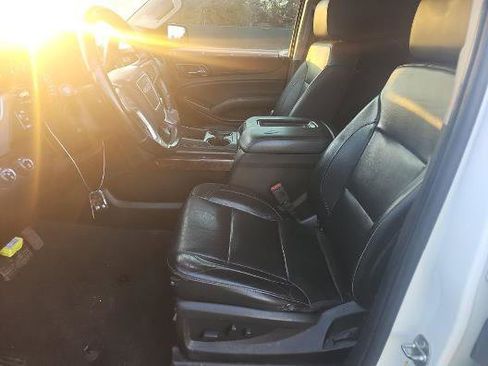 Used 2019 GMC Yukon XL SLT image 9