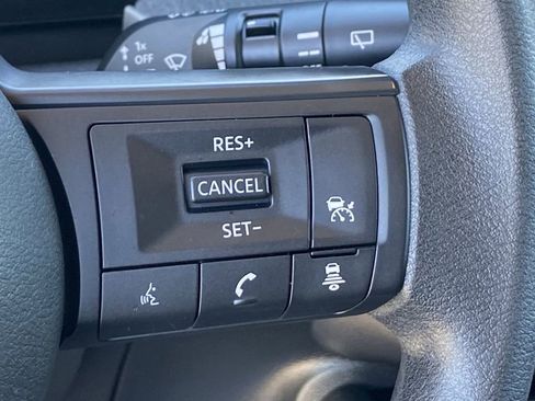 Used 2025 Nissan Kicks SV image 28