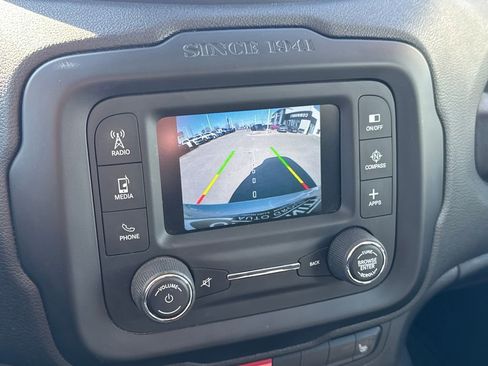 Used 2017 Jeep Renegade Altitude image 26