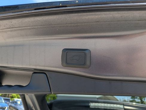 Used 2022 Toyota RAV4 SE AWD/4WD image 14