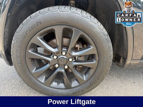 Used 2018 Jeep Grand Cherokee Altitude AWD/4WD image 19
