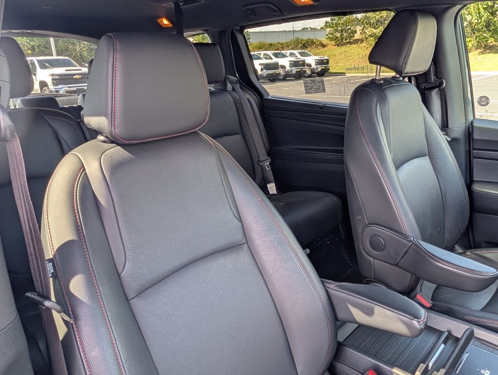 Used 2025 Honda Odyssey Sport-L image 12