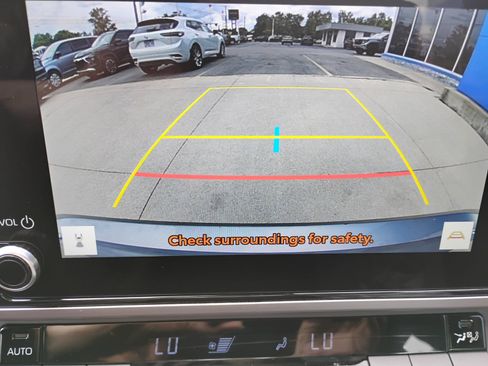 Used 2025 Toyota Camry SE FWD image 6