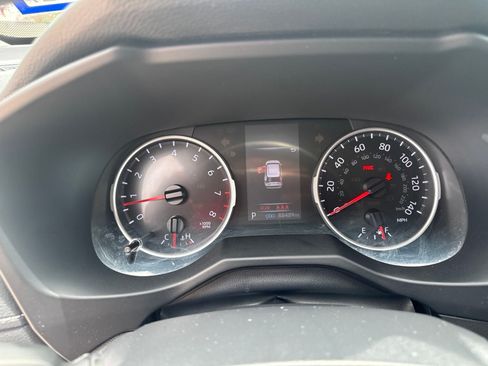 Used 2021 Toyota RAV4 LE AWD/4WD image 8