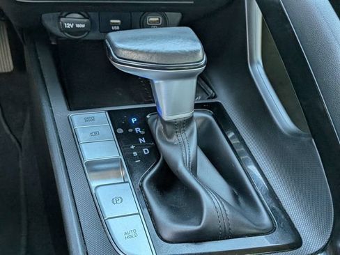Used 2022 Hyundai Elantra SEL w/ Convenience + Premium Package FWD image 22