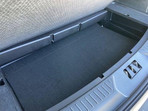 Used 2022 Ford Explorer XLT image 38