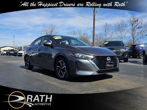 Used 2024 Nissan Sentra SV image 4