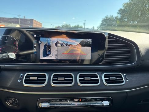 New 2026 Mercedes-Benz GLS 450 4MATIC image 37