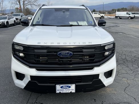 Used 2025 Ford Expedition Max Active image 4