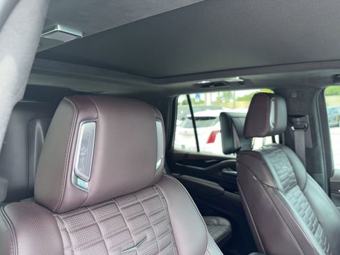 Used 2023 Cadillac Escalade Sport Platinum AWD/4WD image 11
