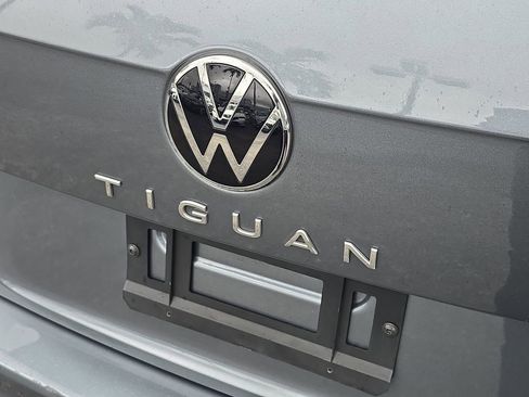 Used 2022 Volkswagen Tiguan SE image 5