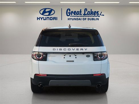 Used 2019 Land Rover Discovery Sport SE image 4