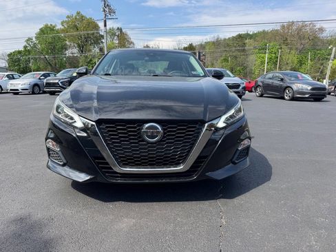 Used 2020 Nissan Altima 2.5 SR w/ Premium Package FWD image 3