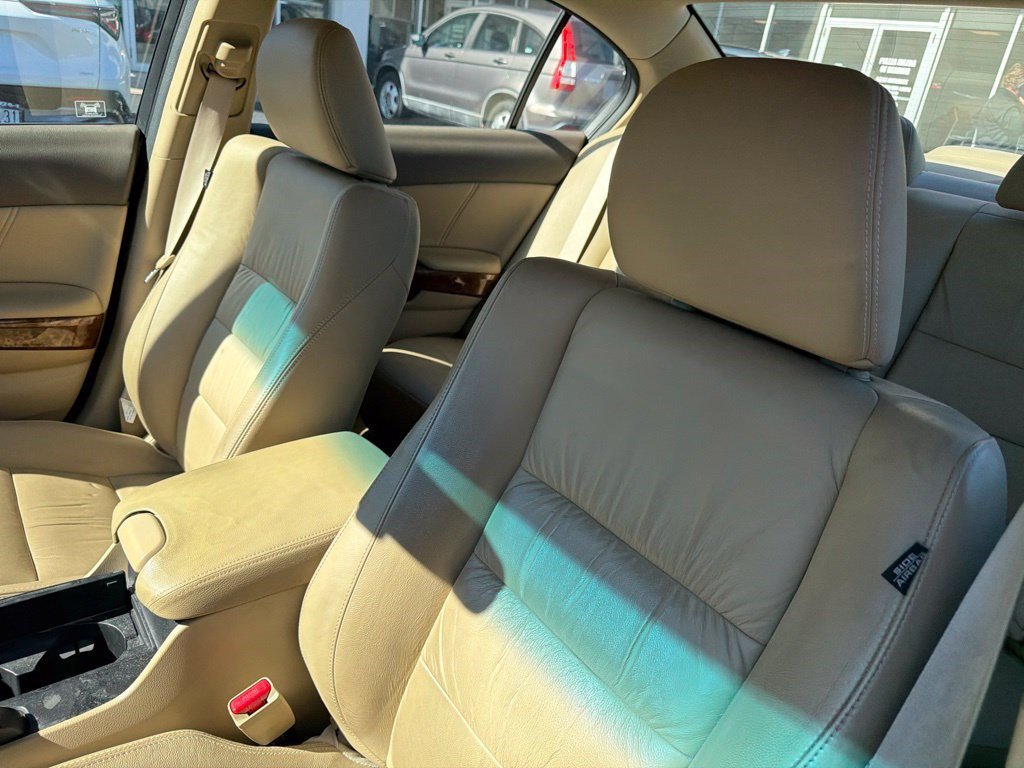 Used 2010 Honda Accord EX-L image 9