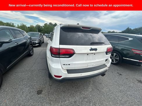 Used 2020 Jeep Grand Cherokee Laredo AWD/4WD image 12
