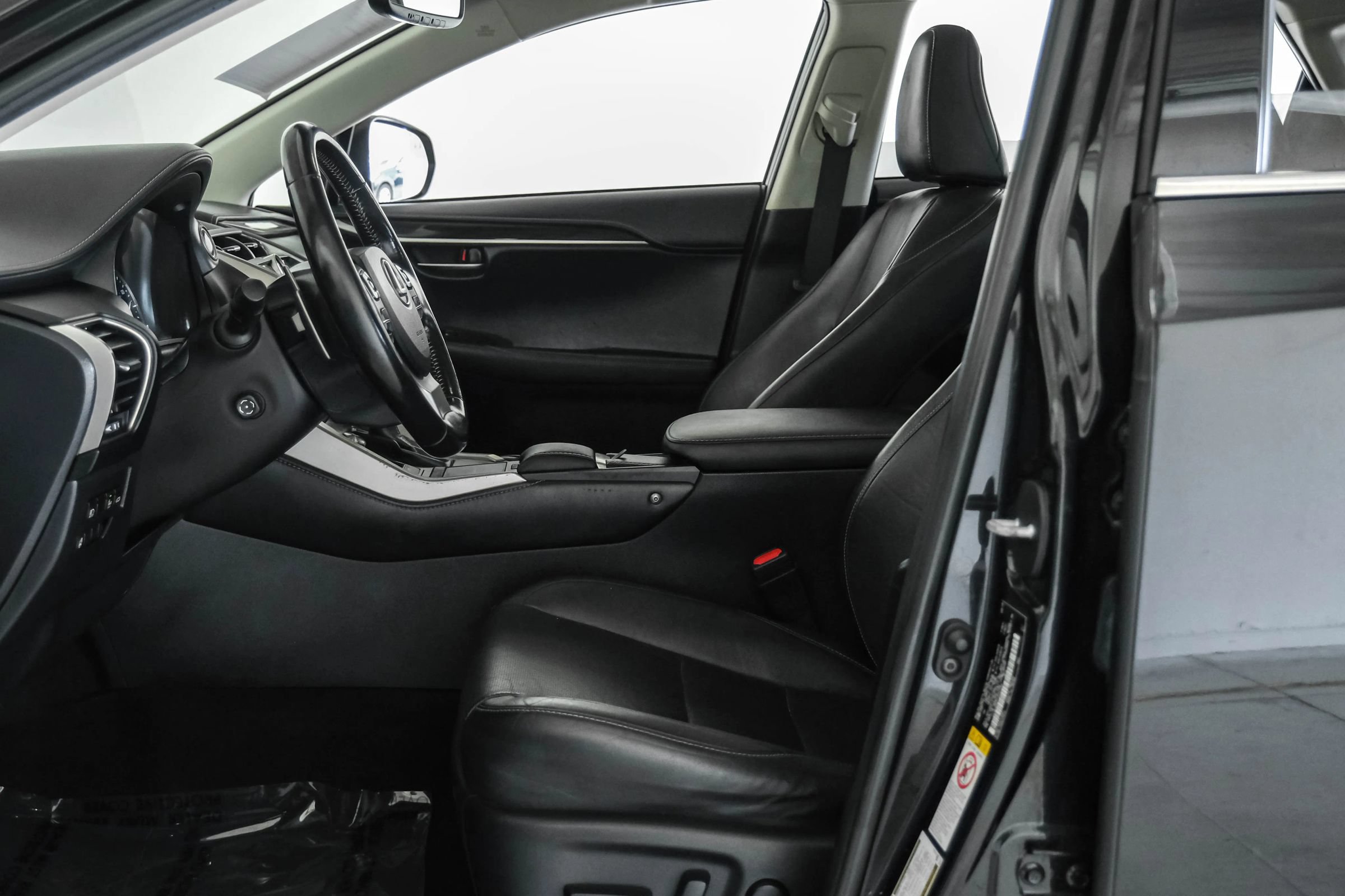 Used 2018 Lexus NX 300h AWD w/ Luxury Package image 3