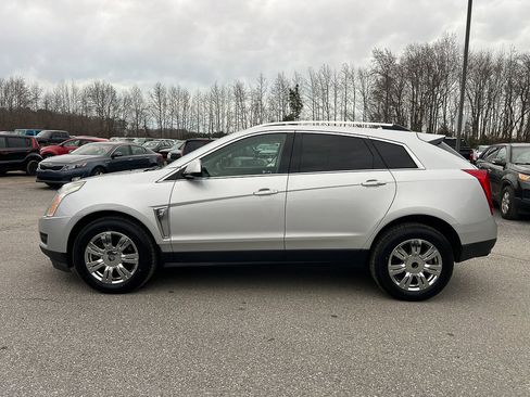Used 2016 Cadillac SRX Luxury image 2