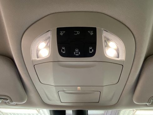 Used 2022 Chrysler Pacifica Touring-L FWD image 21