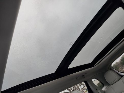 Used 2020 Jeep Cherokee Latitude Plus w/ Comfort/Convenience Group image 7