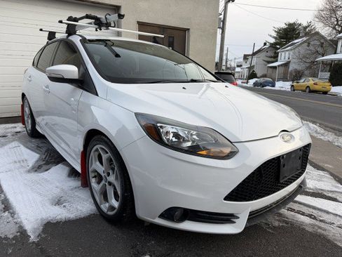 Used 2014 Ford Focus ST image 4