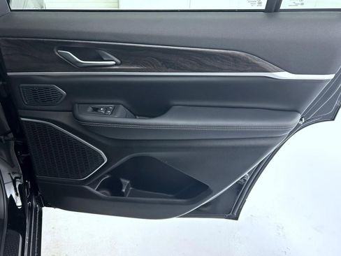 New 2026 Jeep Grand Cherokee L Limited image 17