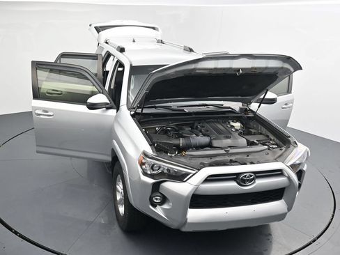 Used 2021 Toyota 4Runner SR5 AWD/4WD image 36