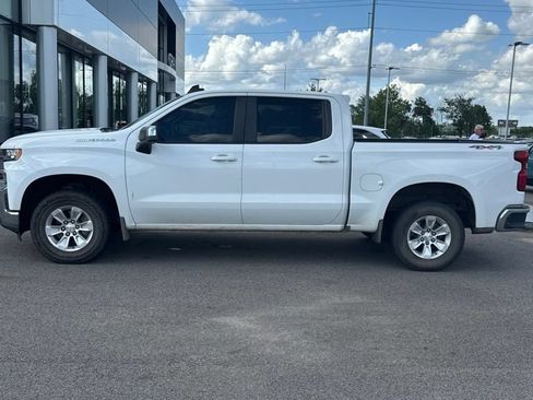 Used 2019 Chevrolet Silverado 1500 LT w/ Convenience Package AWD/4WD image 3