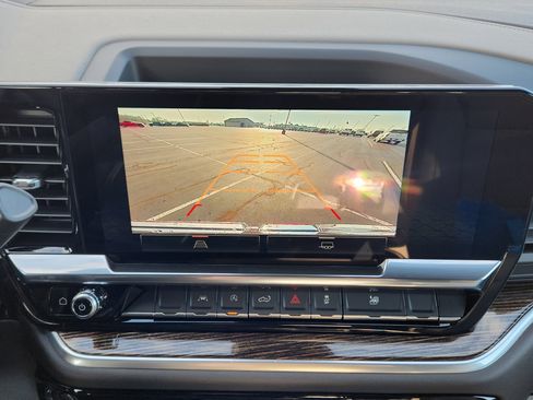 New 2026 GMC Sierra 1500 SLE image 13