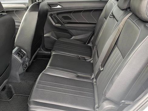 Used 2023 Volkswagen Tiguan SE R-Line FWD image 17
