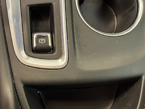 Used 2022 Chevrolet Equinox LT FWD image 39