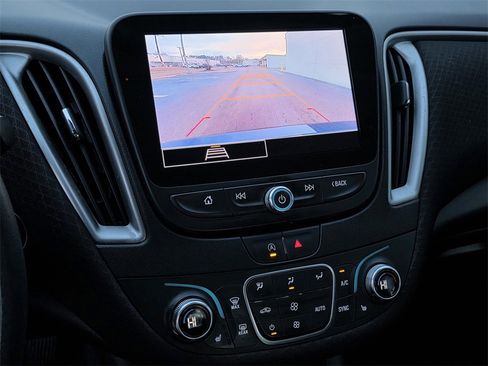Used 2024 Chevrolet Malibu LT image 11