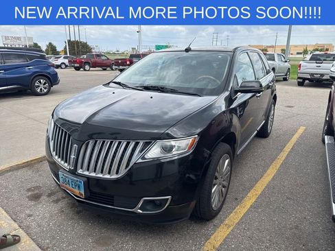 Used 2013 Lincoln MKX AWD image 3