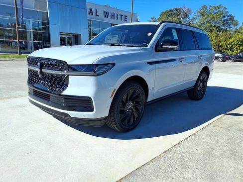 New 2025 Lincoln Navigator Reserve w/ Jet Appearance Package image 1