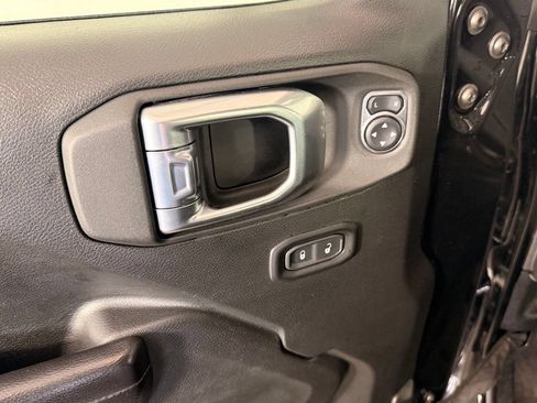 Used 2021 Jeep Wrangler Rubicon AWD/4WD image 26