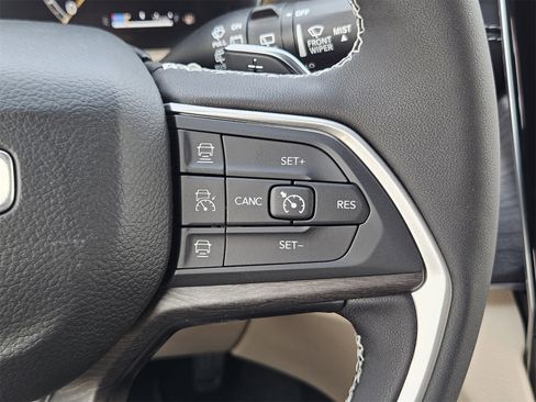 New 2025 Jeep Grand Cherokee L Limited w/ Trailer Tow Package image 28