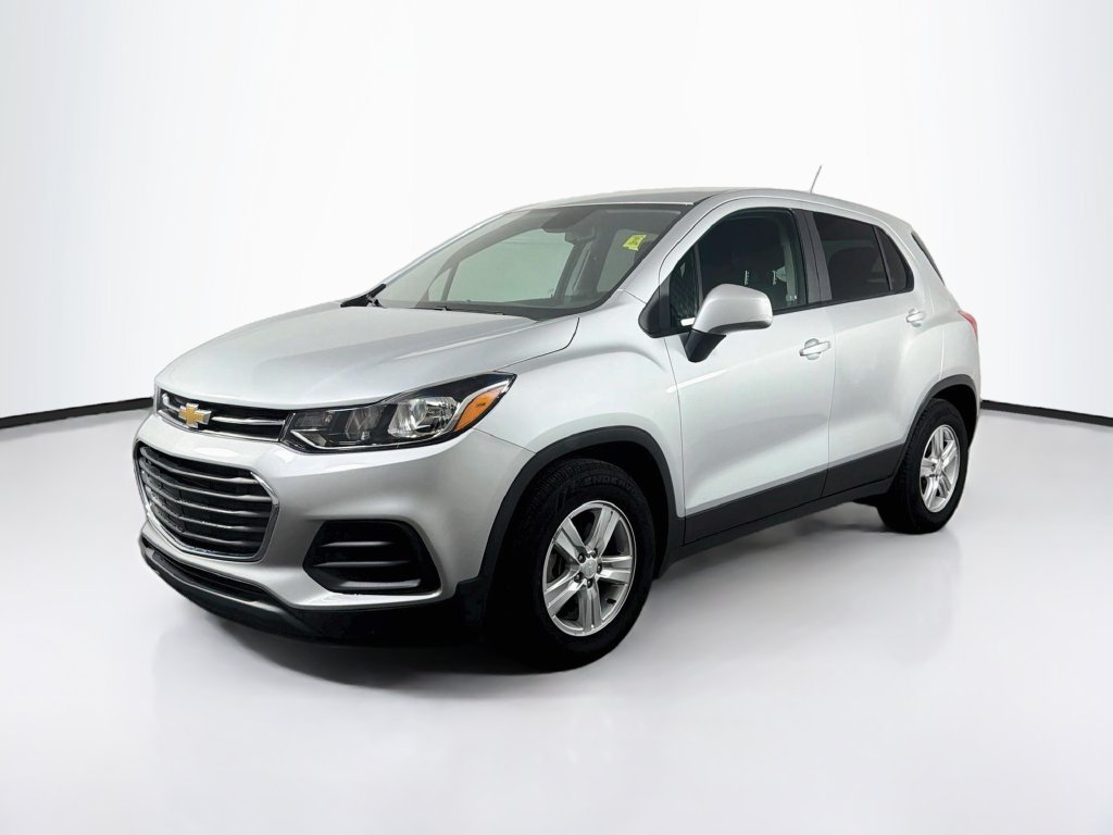 Used 2020 Chevrolet Trax LS w/ Tint and Cruise Package FWD image 3