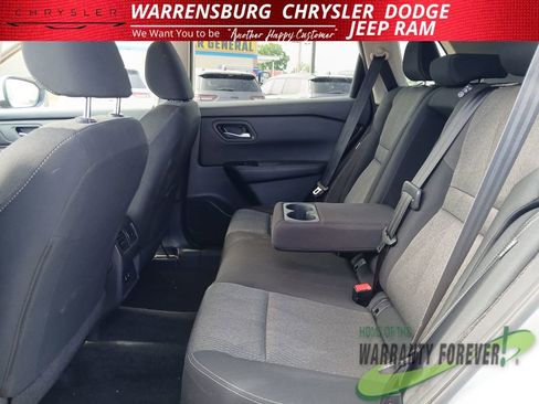 Used 2024 Nissan Rogue SV AWD/4WD image 14