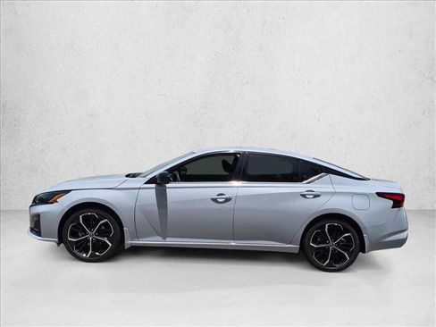 New 2026 Nissan Altima 2.5 SR FWD image 5